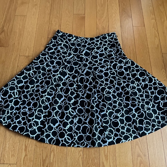 Carole Little Women’s Skirt pleated black & white size 12 - Picture 2 of 4